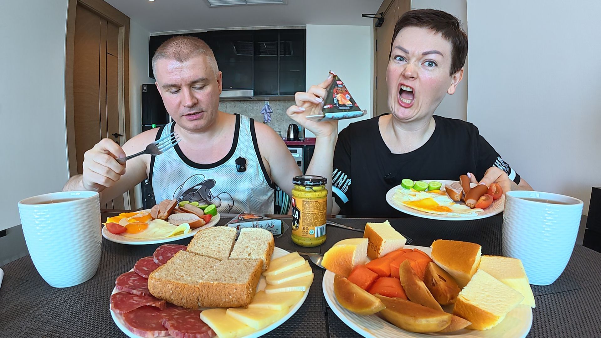 Мукбанг Вован назвал меня СТАРОЙ и СМОРЩЕННОЙ ОПОЙ! Вот такая БЛАГОДАРНОСТЬ от мужа! Семейный обед