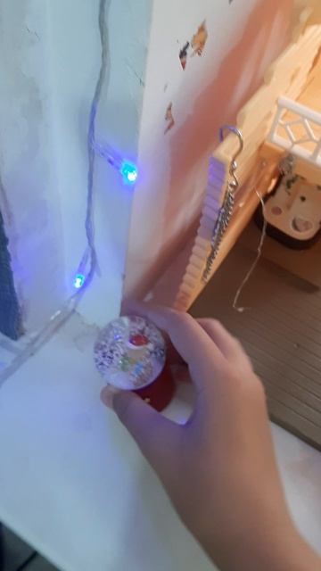 как мы украсили по новогоднему подоконник ❤❤❤❤💚💚💚💚💚❤❤❤💚💚💚❤🤍🤍🤍🤍