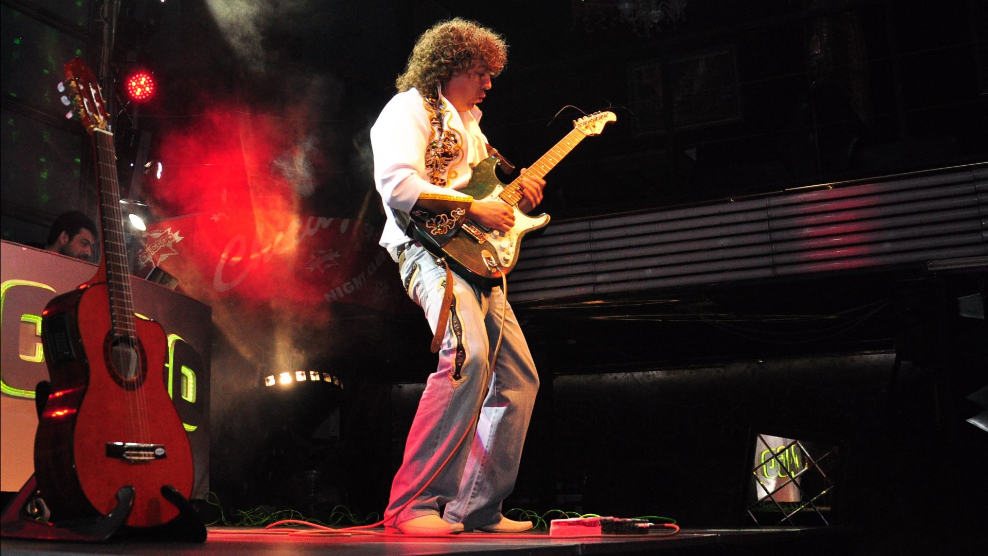 «Удивительные люди» За кадрами. Сергей Путятов и Андрей Иванов с шашкой!