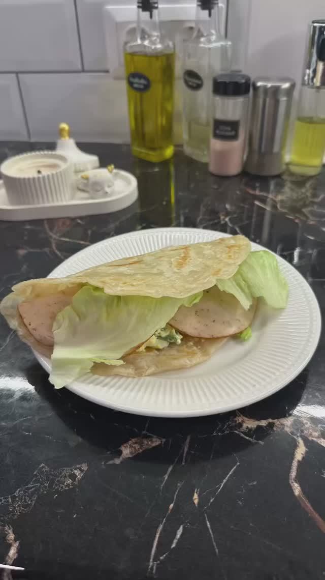 Завтрак с топовой лепешкой роти