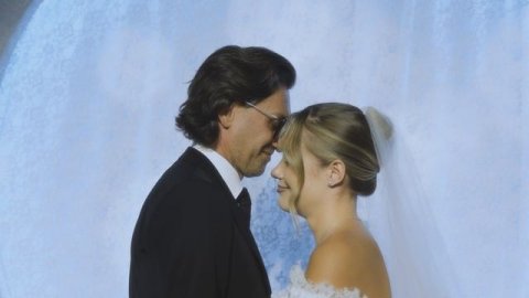 Пусть миром правит любовь