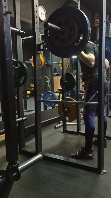 Продолжаю приседания - 110 кг.