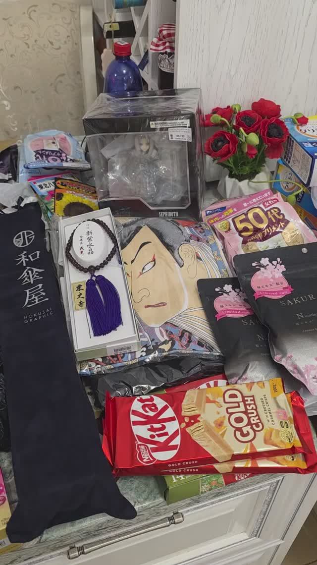 Распаковочки японские, разобрана только половина чемоданов🤣🤣🤣