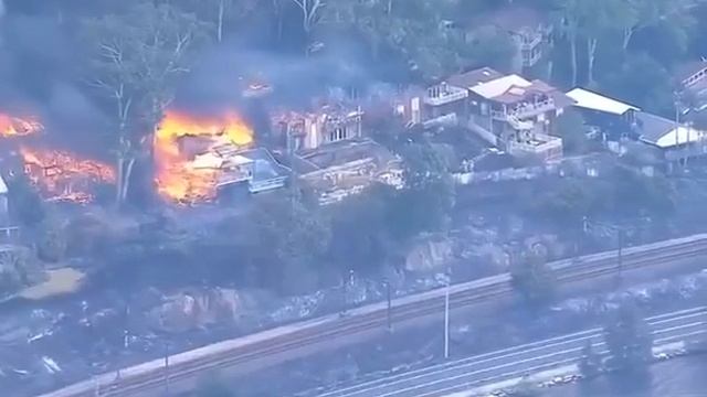 Юго-восток Австралии объят пламенем: в штате Новый Южный Уэльс сразу в ста точках бушуют лесные пожа