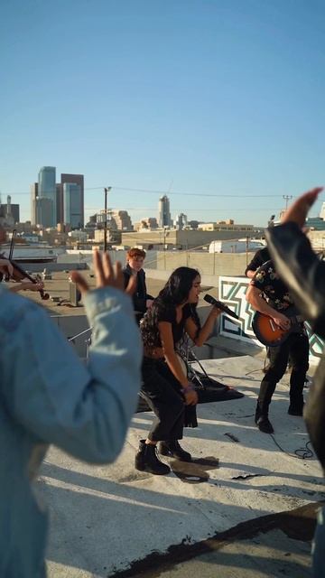 Выступать на публику