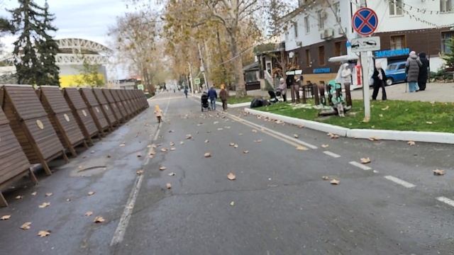 Анапа. Улица Горького. Подготовка к НГ! 9 декабря 2025. 14.20