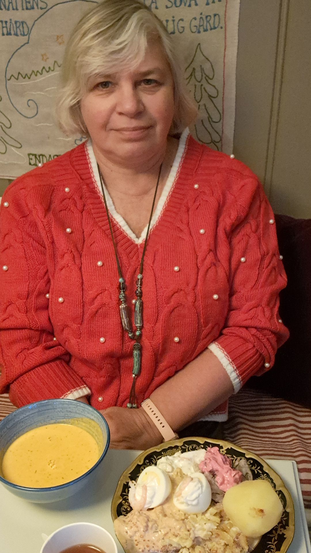 Шведский Рождественский стол сервируют с конца ноября до 24 декабря.