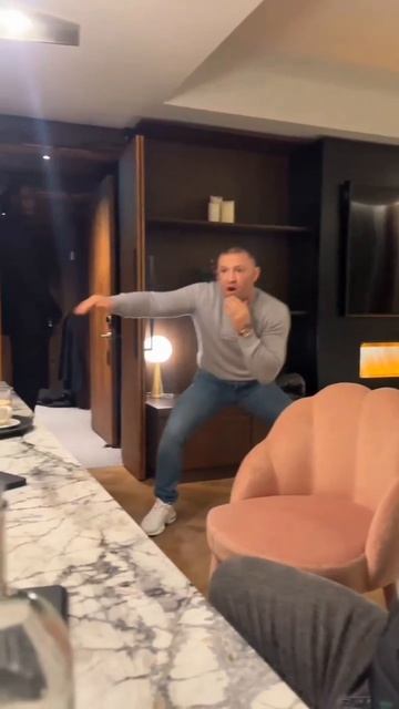 Конор учит Тайсона 😂