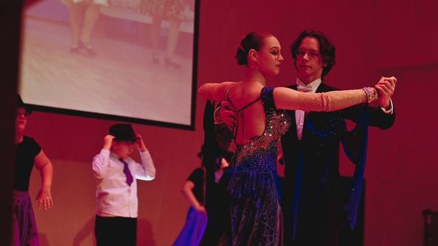 Замечательная, нежная, трогательная пара
( Иван и Полина)...
Достойное выступление...