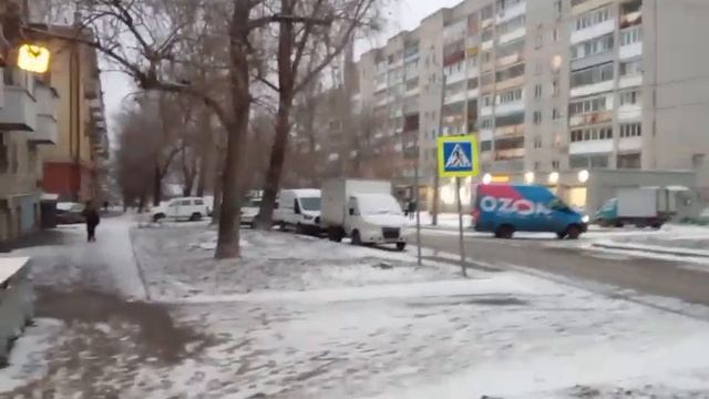 Первый снег. Заметает все, что было до тебя?..