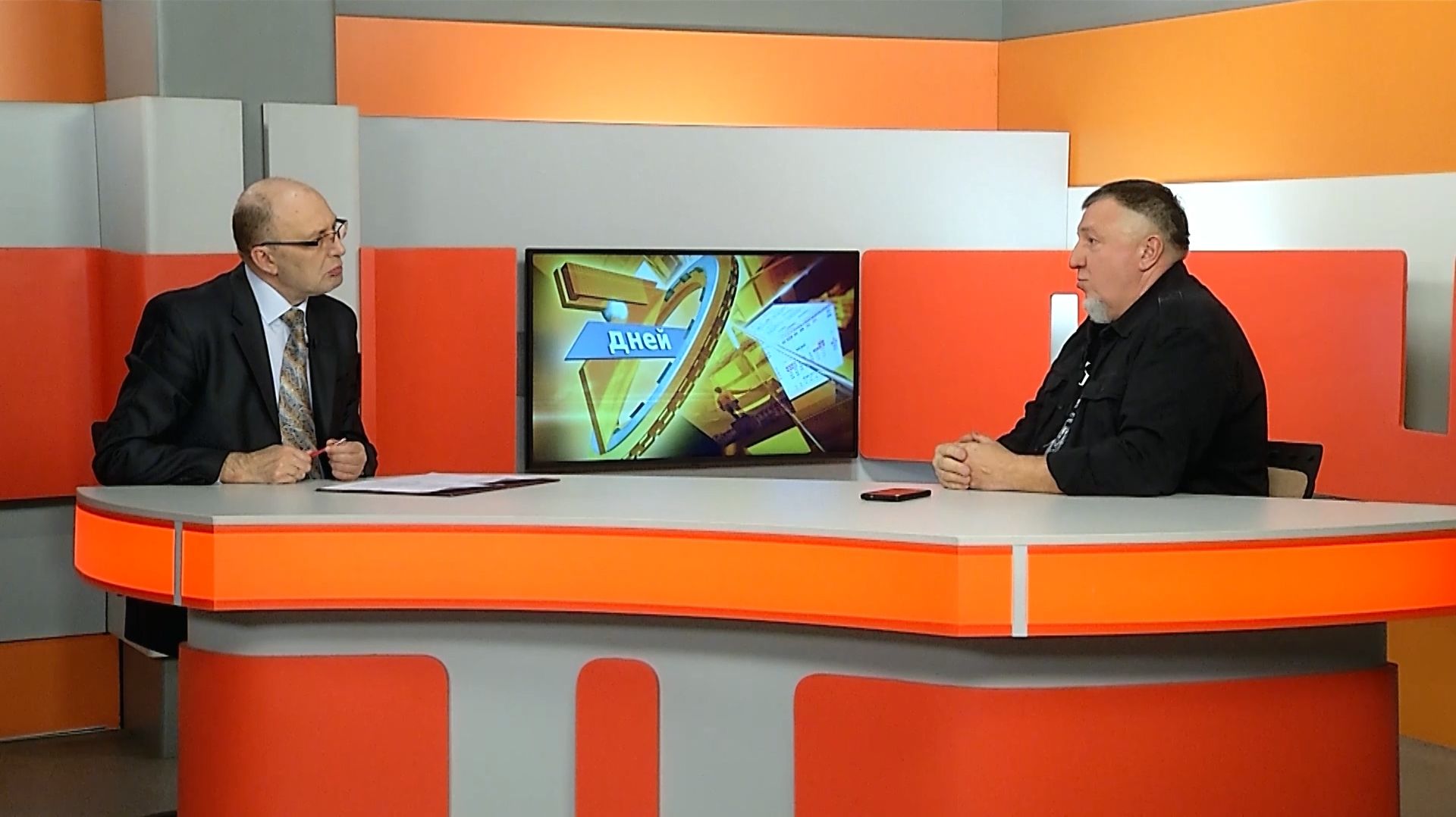 Программа Семь дней от 08.12.25. Гость в студии - Станислав Шведов.