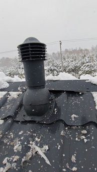 Монтаж вентиляции на крышу. Грибок на крышу
#woodhouse54 #строимзимой #дача #дом #стройка