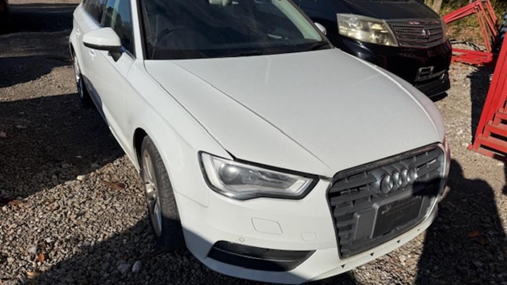 8VCJSF-WAUZZZ8V1EA174322