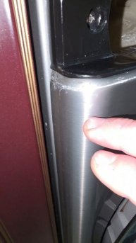 Стиральная машинка LG течёт