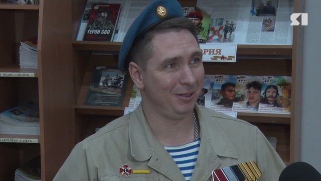 Начинающие ярославские художники нарисовали портрет ветерана СВО