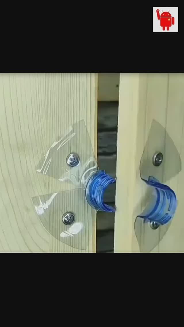 Полезные советы по дому. Замок из пластик. бутылки. Как застегнуть цепочку на руке и вытащить занозу