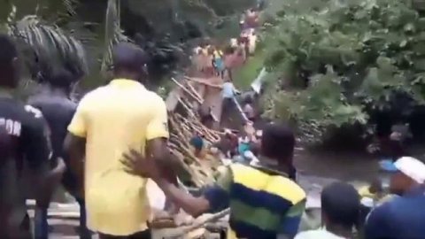 ПОСТРОИЛИ МОСТ ЗА 2млн !!