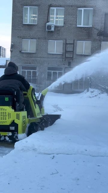 ЭЛЕКТРИЧЕСКИЙ МИНИПОГРУЗЧИК E-MAX, НОВЫЕ ТЕХНОЛОГИИ В СПЕЦТЕХНИКЕ #МИНИТЕХНИКА #СНЕГОРОТОР #ТЕХНИКА