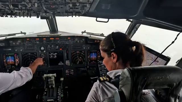 Красивый взлёт под управлением красивого пилота.