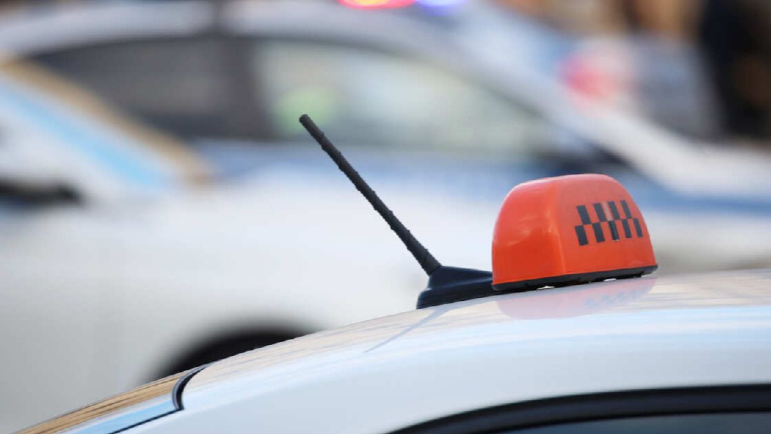 Мошенники распространяют приложения для обмана таксистов и курьеров