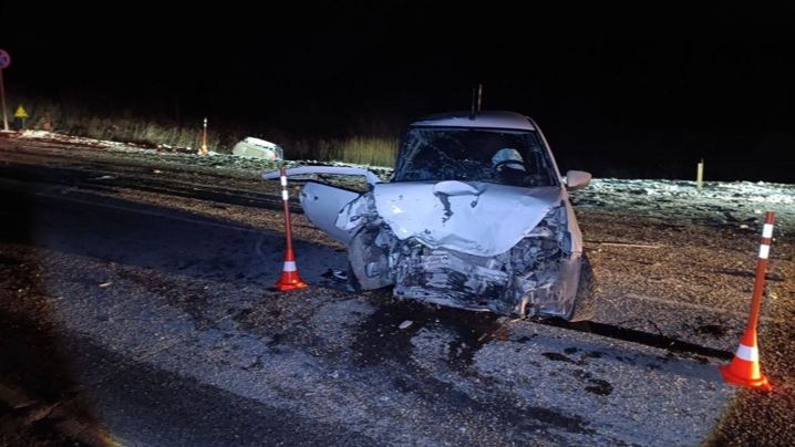 В Тюменской области в ДТП с легковушками погиб человек, еще трое пострадали