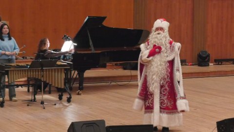 Сегодня солисты Органного зала дарят праздничное настроение жителям Альметьевска