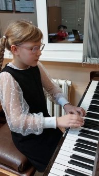 Сольф. №9 из сб.Калм. и Фр. Рудченко Полина 1кл.