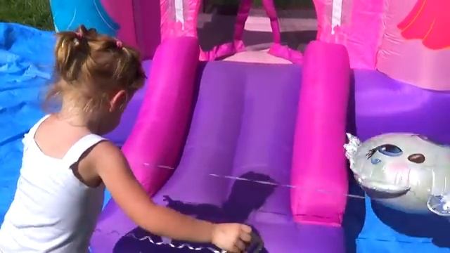 Замок Принцессы Диснея - КЛАССНЫЙ БАТУТ для девочек Disney Princess Castle