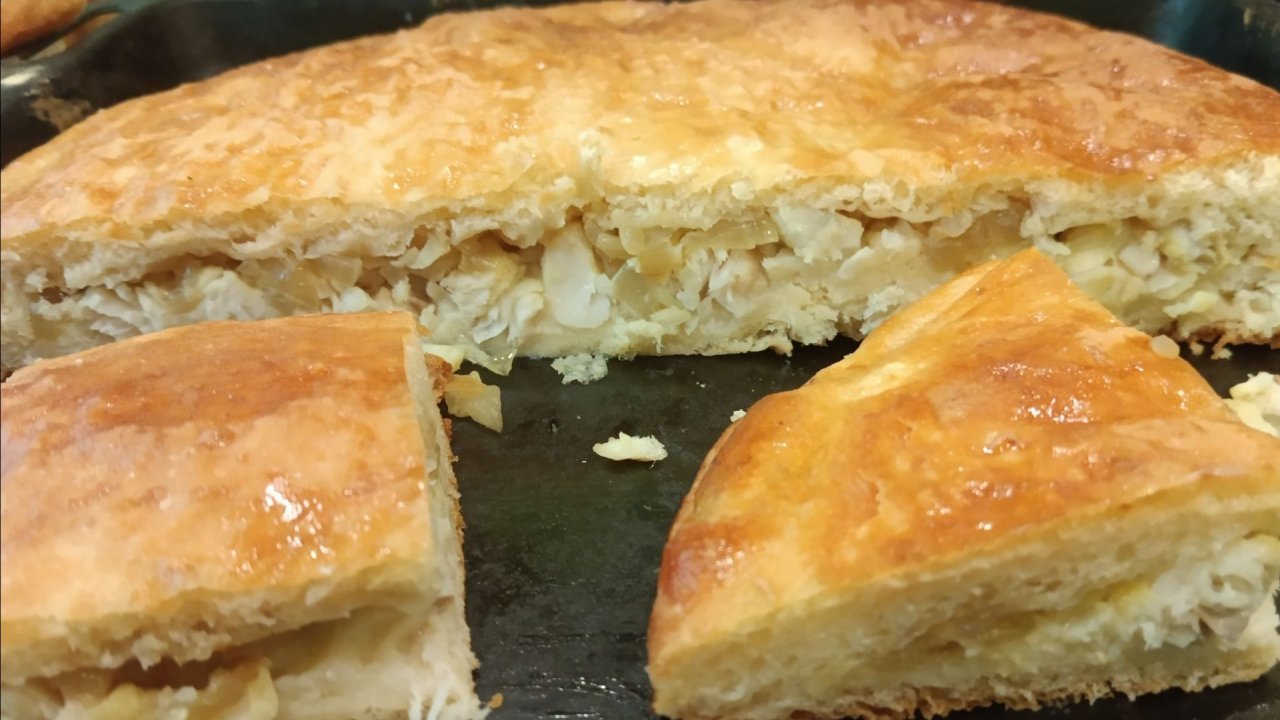 Рыбник с треской и Витушки с маком.