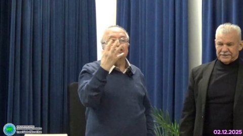 Управление процессами синхронизации состояний колебательных систем (полная версия)