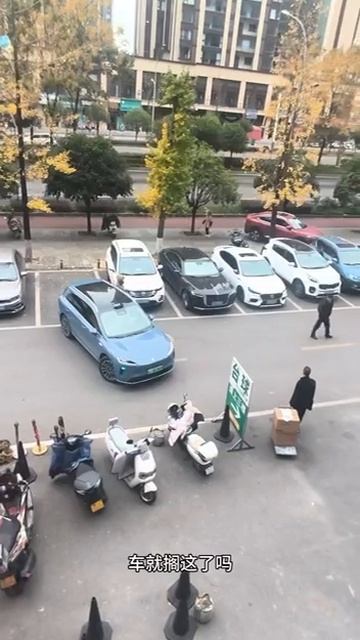 Плюс одна причина купить авто Huawei с авто-парковкой — скамить застолбивших себе место