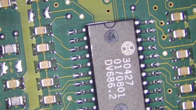 Макросъемка ЭБУ BOSCH (сторона 2)