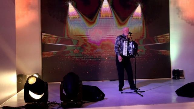 Как сейчас не хватает таких Песен!!! "Васильковые глаза"