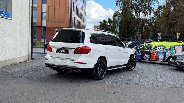 Mercedes GL 400 - оклейка автомобиля матовой темно-синей пленкой, выполнили антихром