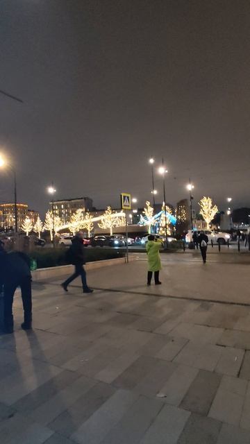 Новогоднее настроение у Павелецкого вокзала в Москве