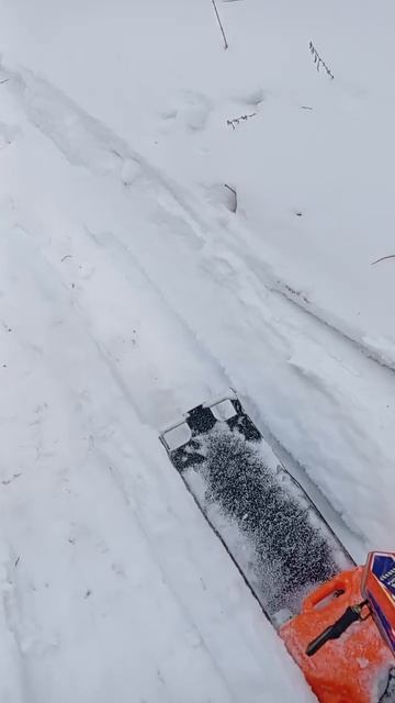 сноубайк и маленький грунто зацеп.