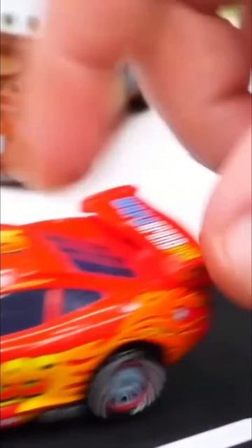 Гонка Маквина и Джексона Шторма! #cars #длядетей #hotwheels