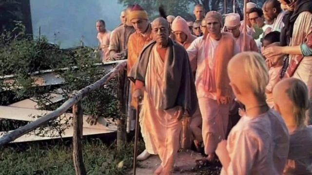 Лекция Шрилы Прабхупады 10.12.1974, Бомбей. ЩБ 3.25.42. Кришна - не обычный человек.