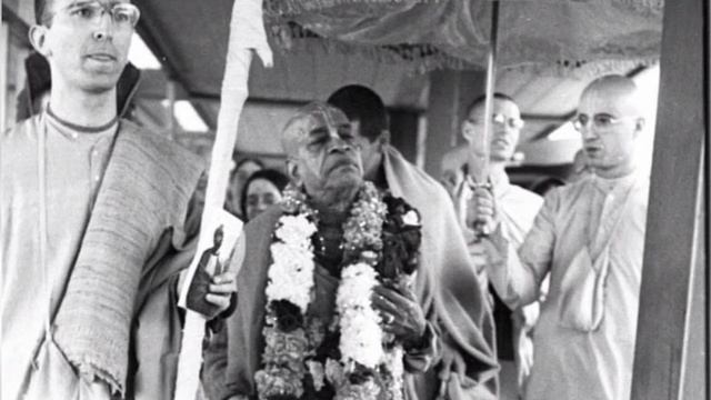 Лекция Шрилы Прабхупады 10.12.1975, Вринлаван. ШБ 7.6.8. Перенаправьте привязанности на Кришну.