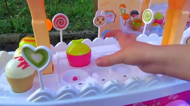 Играем в Магазин с Максом и Хлоей Candy Shop