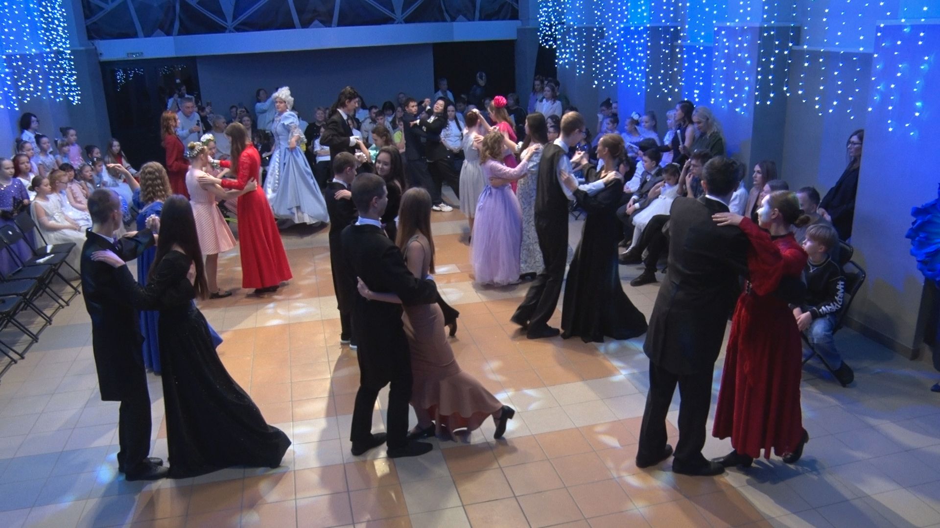 Вальс цветов и шаг навстречу. ТК «Первый Советский»