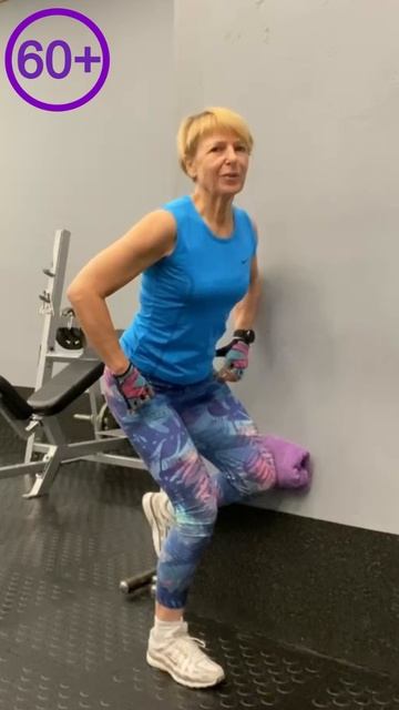 Женская тренировка в зале