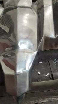 Скульптура сапсана из нержавеющей стали