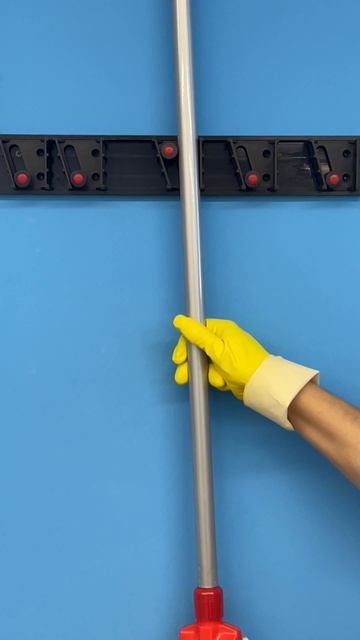 Ролик-зажим SYR для крепления инвентаря