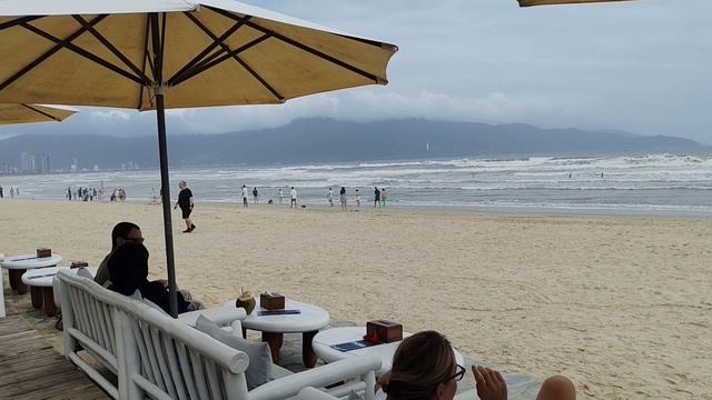 Набережная в Дананге в декабре...