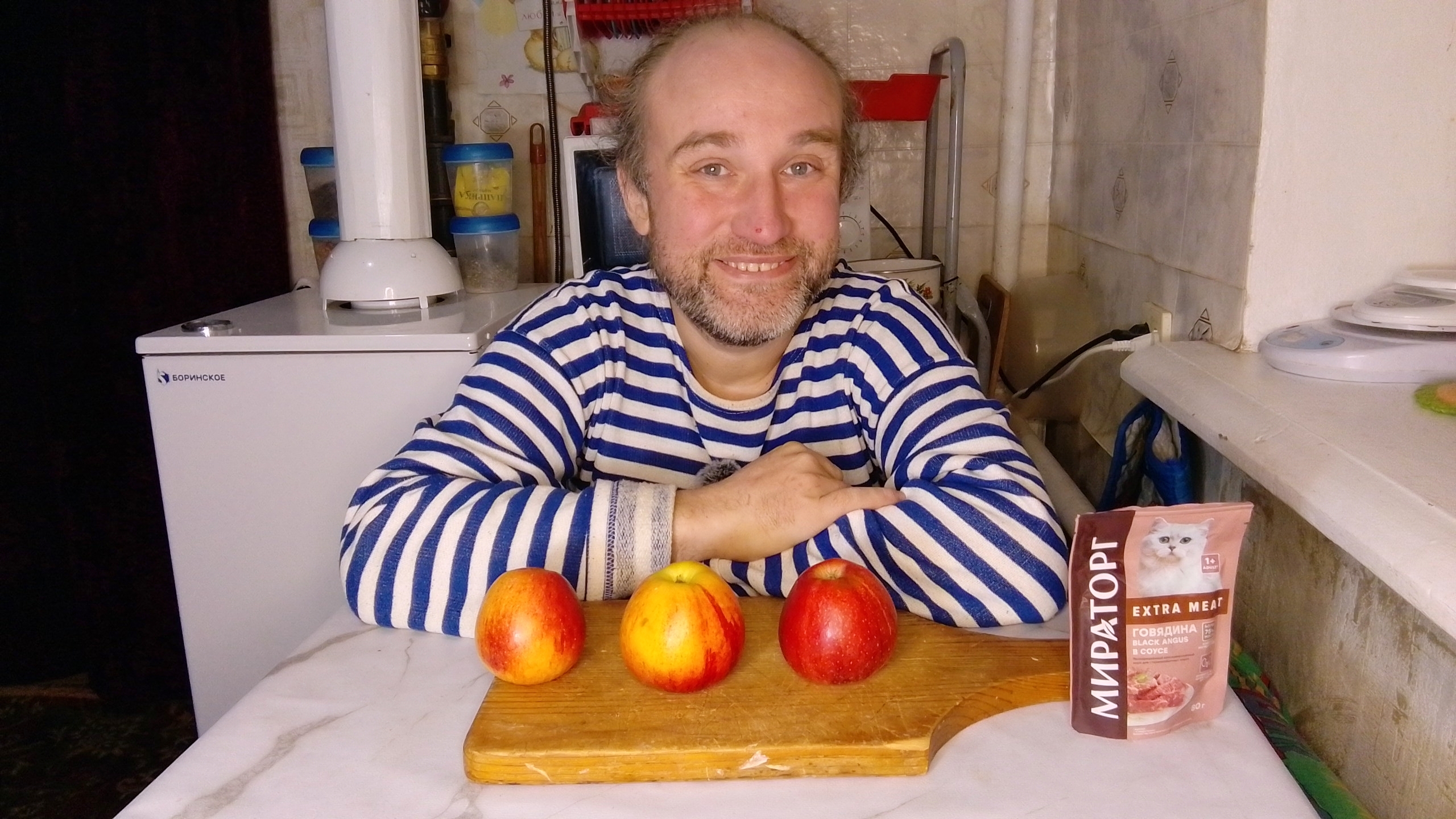 11.12. 2025 завтрак с Рыжулей. спасибо за донат. мукбанг. обжор. еда на камеру. диета. шизофрения.