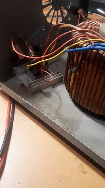 Зарядное устройство MAXINTER PLUS 20CT (6-12-24v), странная поломка.