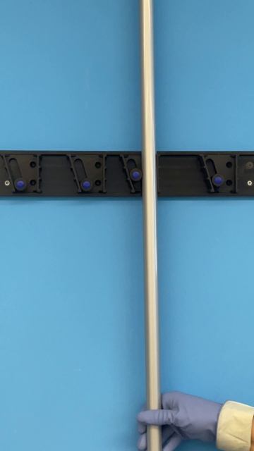 Ролик-зажим SYR для крепления инвентаря