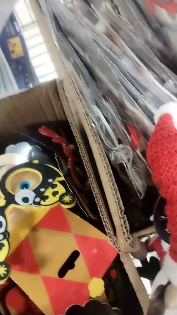 Уже чежеке продают новогодние товары