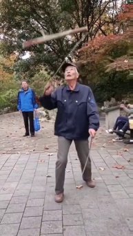 Уличный жонглёр